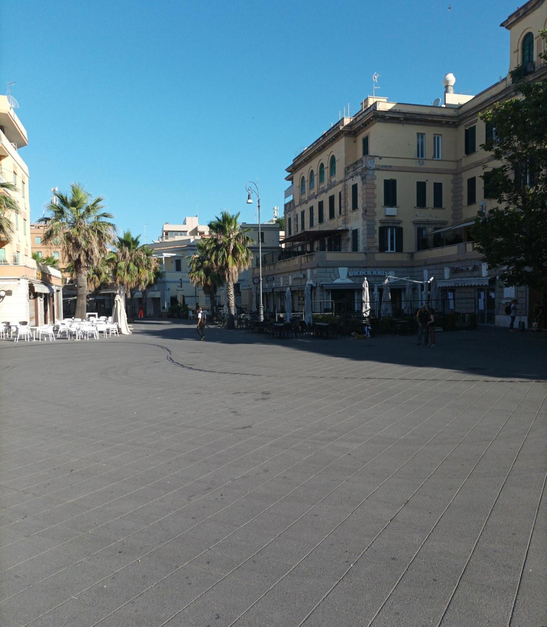 Ferienwohnung Attico Con Terrazza In Via Dei Traghetti Lido di Ostia Exterior foto